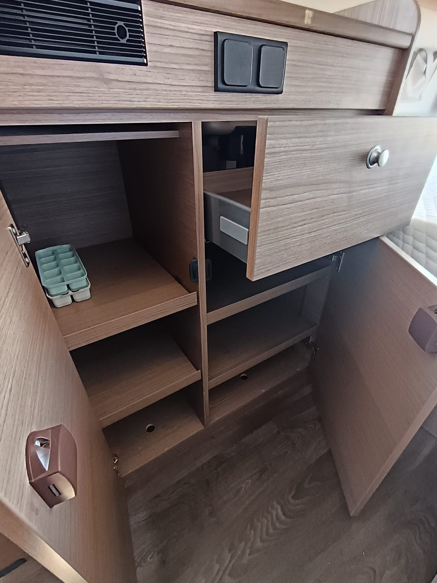 Van-of4.5-omfree-12